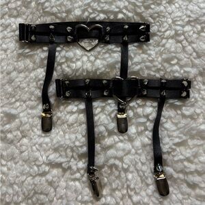 2pc Black Heart and Stud Thigh Garter